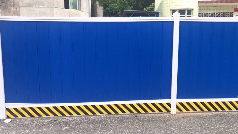 石河镇黄家湖工地围挡施工